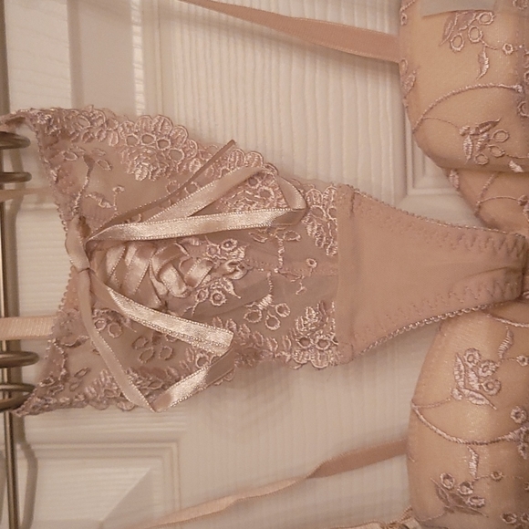 CORSET AND PANTY SET - Picture 5 of 16